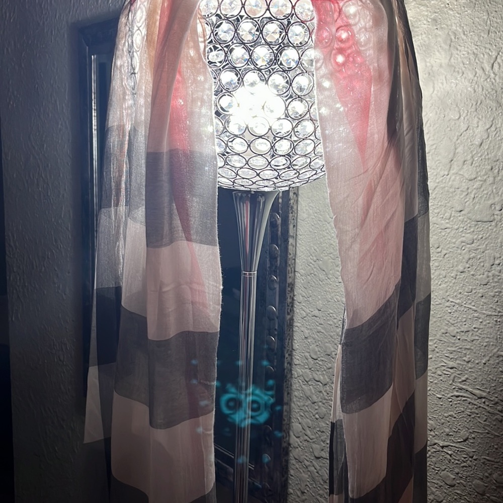 Burberry scarf crinkle style